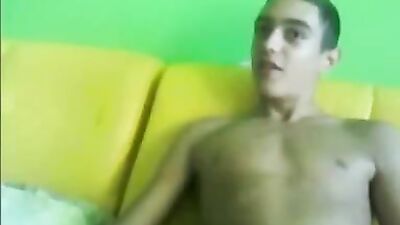 Gangbang Frenzy - Amateur Boys Cams!