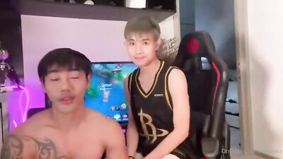 Barebacking Muscular Gamer Boy in Gay Porn Videos from Asia