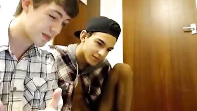 Gay Twinks Fuck On The Floor For Their Followers