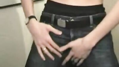 Web-Cam Slim Lad: One-on-One Action with Hunky Guys!