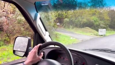 Moaning Twinkle: Public Sex Amateurs Go Bareback!