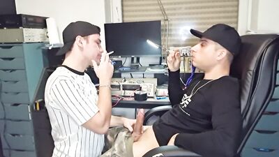 Cute twink seduces his alpha boyfriend and gets his ass fucked hard