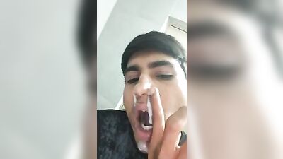 Explore the Erotic Delight of Asian Web-Cam Cum Facial Indian!