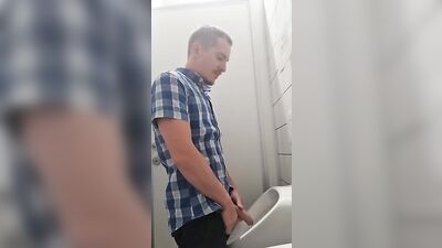 [Gangbang] - Toilet Cumshot