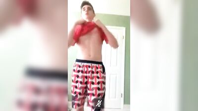 Boxer Shorts Beauty Web-Cam Solo - Exposing the Male Form