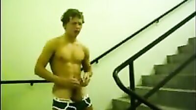 Wanking Amateur on Stairs: Big Dick Adventure!