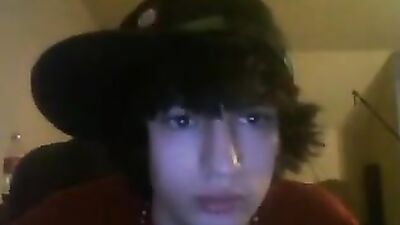 Gangbang Hung Twink Pleasures Himself on Cam!