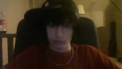 Gangbang Hung Twink Pleasures Himself on Cam!