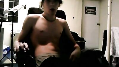 Beating the Beaver - Web-Cam Solo: A Gay Porn Video Sensation!