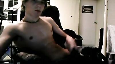 Beating the Beaver - Web-Cam Solo: A Gay Porn Video Sensation!