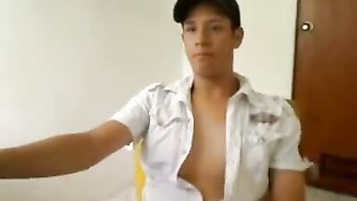 Gay Web-Cam Porn: Revealing Desires