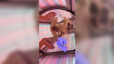 What does twink do in sunbed ?