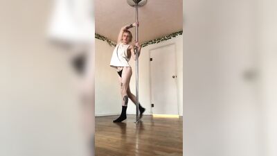 pole dancing trans twink flashing asshole