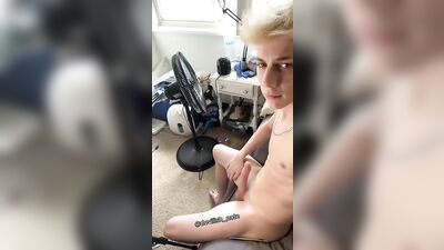 Playing with my dick (clip)