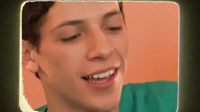 Young Minet Shower Action!