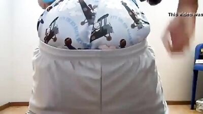 Damn, Thats a Big Un! - Gay Porn Video