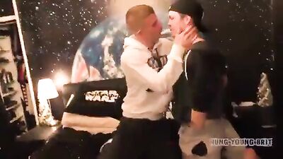 Gay London Cock Party: Young Men Enjoying Sexual Pleasures!