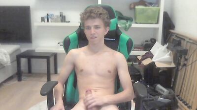 Blond Amateur Cum Shots: Sweet and Sexy Wanking