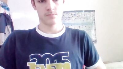 Big Cocks Web-Cam: Athletic Boy Jerks Off!