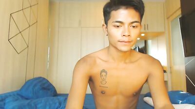 Interracial Fuck Cam Boy Gay Porn: Explosive Threesome Action!