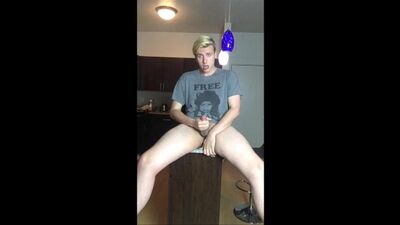 Cumming in The Kitchen