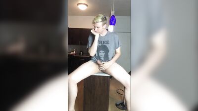 Cumming in The Kitchen