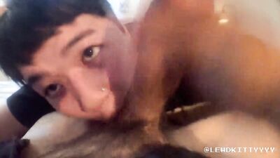 DL skater guy using fat asian booty to get off (hotdogging)