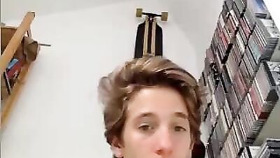 Gay Cum on Cam Adventure - Exploring Ass Play and Handjob Fun!