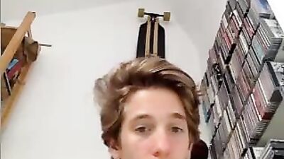 Gay Cum on Cam Adventure - Exploring Ass Play and Handjob Fun!