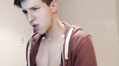 Hot Guy On Cam - Amateur Big Cocks Solo Revealed!