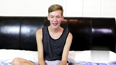 Blond Hottie - Solo Show!