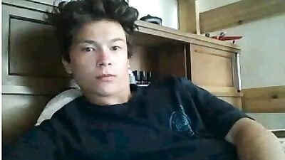 Shaved Dude on Cam - A Gay Porn Video for Straight Boys Fetish Lovers!