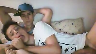 Gaydudecams.com: Sexy Couple Jerks - Action Bareback Web-Cam!