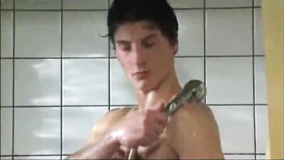 Gentlemens Expensive Adventure: Action Bareback Group Sex