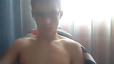 Young Cum Lovers: Webcam Wankers Ready to Cum!