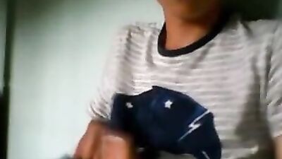 Young Smoothie Cumshot: A Solo Cuties Handjob and Cam Orgasm