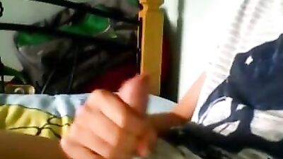 Young Smoothie Cumshot: A Solo Cuties Handjob and Cam Orgasm