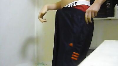 Hot Amateur Cum Shots & Handjobs: Shooting in my Tommys!