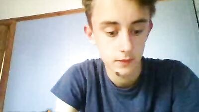 Curly Cutie Web-Cam Solo: The Ultimate Amateur Experience!