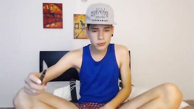 Tatoued Smoothie: Cum & Webcam Solo!