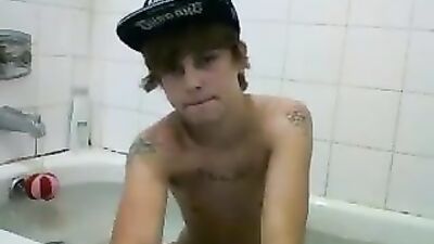 Jeune Minet Se Masturbe Dans Toute La Maison : Cum Shots Handjob Solo