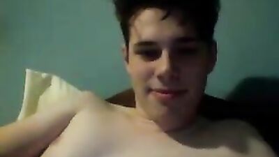 Gorgeous Aussie Gets His Stuff Off in Amateur Fun! OR 18-Year-Old Aussie Unleashes His Wild Side in Hot Amateur Action!