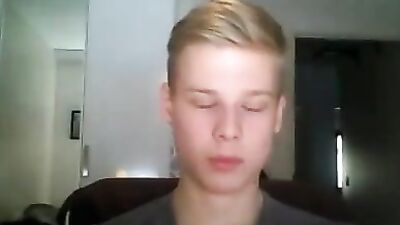 Hot Blonde Teen Cumshots: Smooth Twink Wanks on Cam!