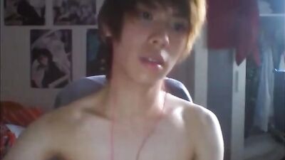 Asian Blue-Eyed Solo: Exploring the Dark Side of Amateur Porn!