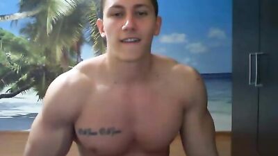 Muscular Stud Web-Cam Teasing: Amateur Solo Show