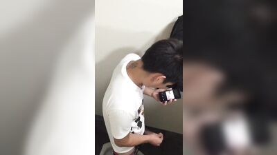 Gay Porn Caught in the Toilet Stall Asian Solo Exposure