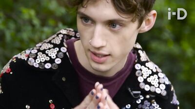 Troye Sivan: The Ultimate Gay Porn Star Experience!