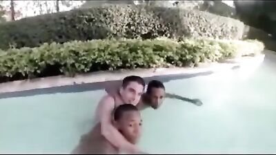 Blacks in my hole: Bareback Group Sex Interracial