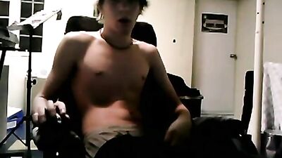 Hot & Cute Young Boy In His Room - Solo Wanking & Cumming!