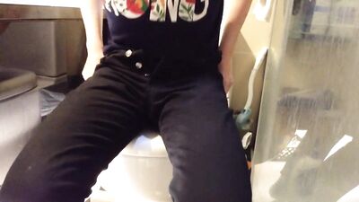 Gay Porn - HK Teen Horny Amateur Cum Shots Handjob!